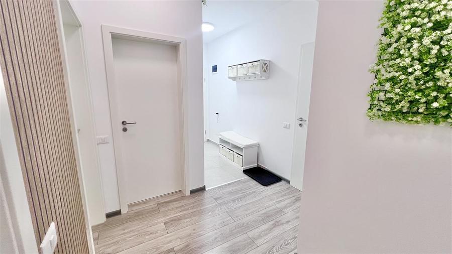 Apartament cu 2 camere decomandat în Tractorul