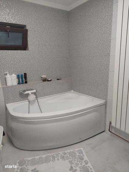 Casă cu 4 camere cu Teren 270 Mp în Central