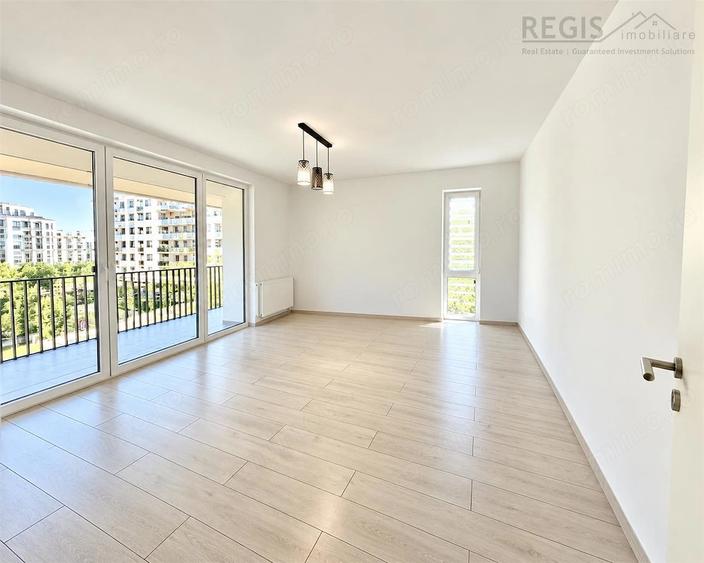 Apartament cu 3 camere decomandat în Tractorul