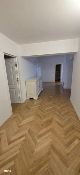 Apartament cu 4 camere decomandat în Ultracentral