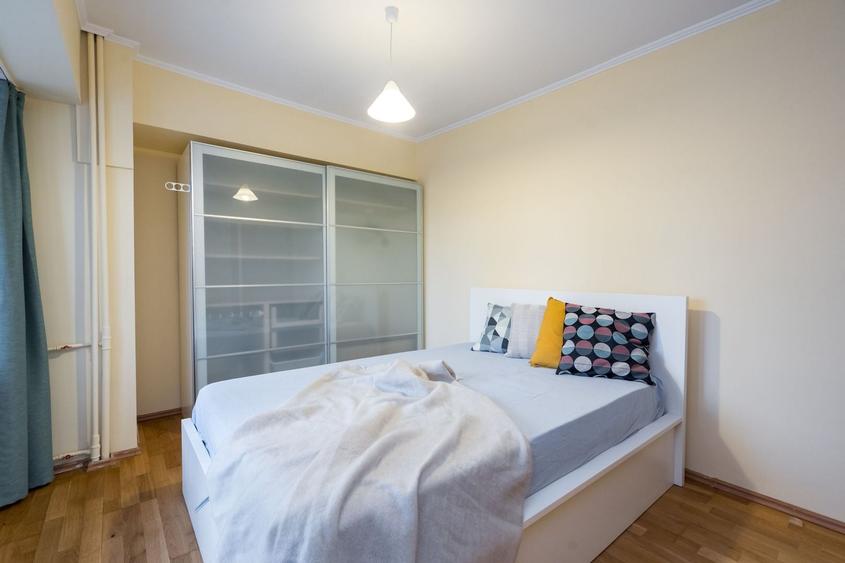 Apartament cu 2 camere decomandat, mobilat în P-ța Victoriei