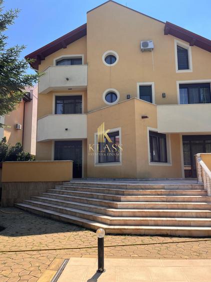 Casă individuală cu 13 camere cu Canalizare în Voluntari