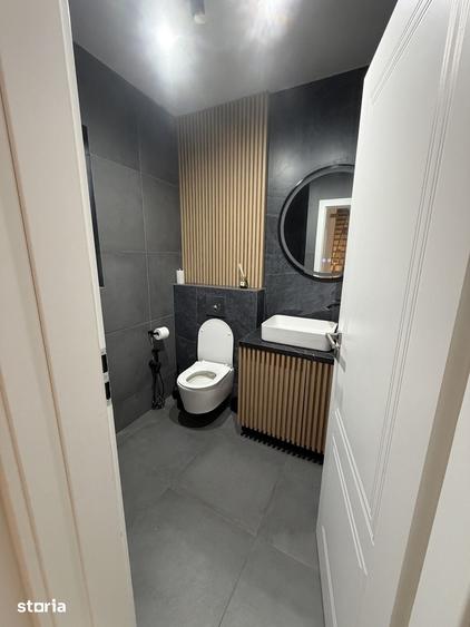 Casă cu 4 camere cu Teren 361 Mp în Malu Mare