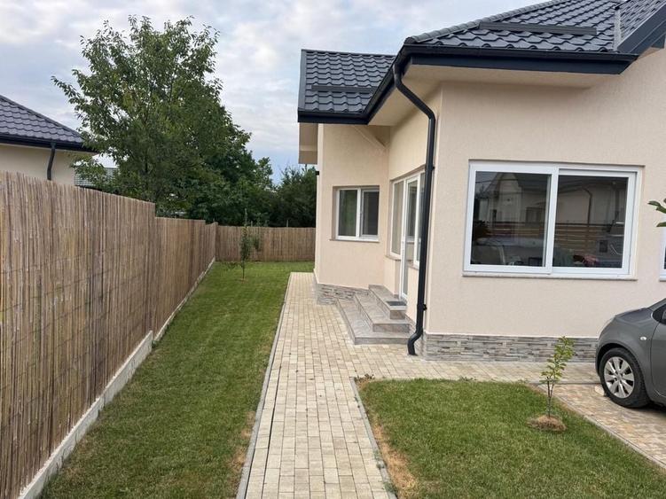 Casă cu 4 camere cu Teren 500 Mp în Central