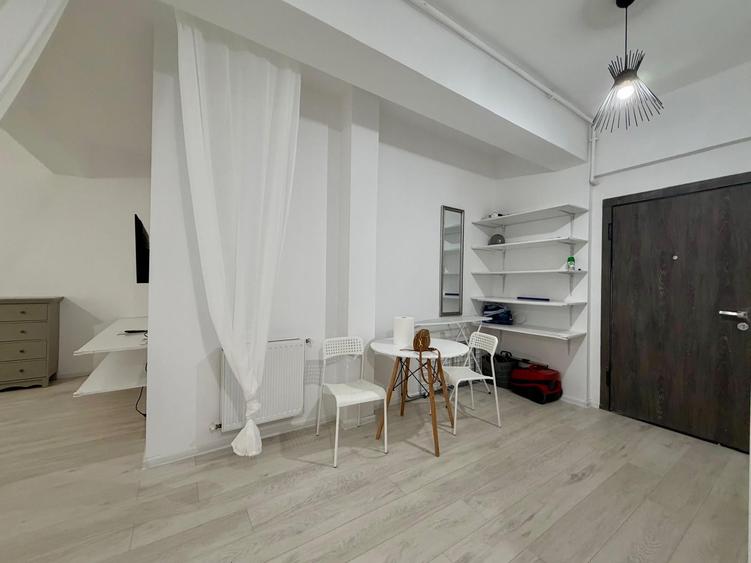Apartament cu 2 camere decomandat în Băneasa