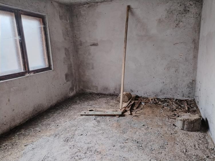 Casă individuală cu 5 camere cu Teren 4183 Mp în Secăria