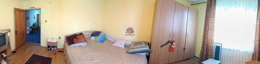 Casă individuală cu 9 camere cu Canalizare în Mărăcineanu