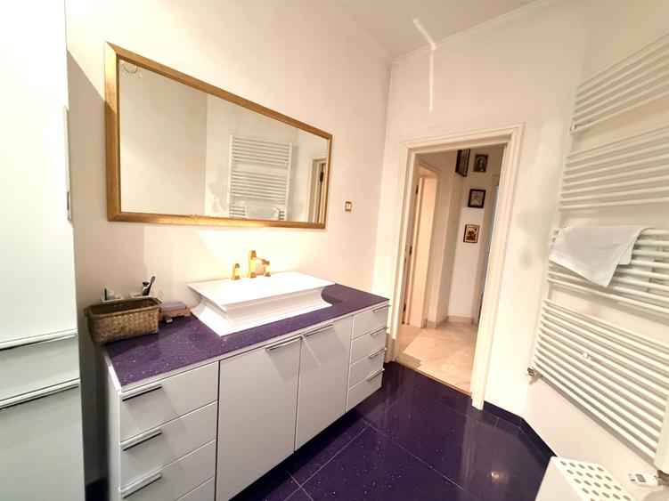 Apartament cu 3 camere decomandat în Primăverii