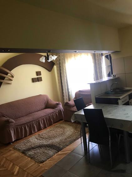 Inchiriez Apartament ultracentral 3 camere - 4