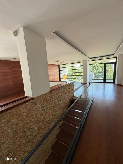 Casă cu 4 camere în Pipera