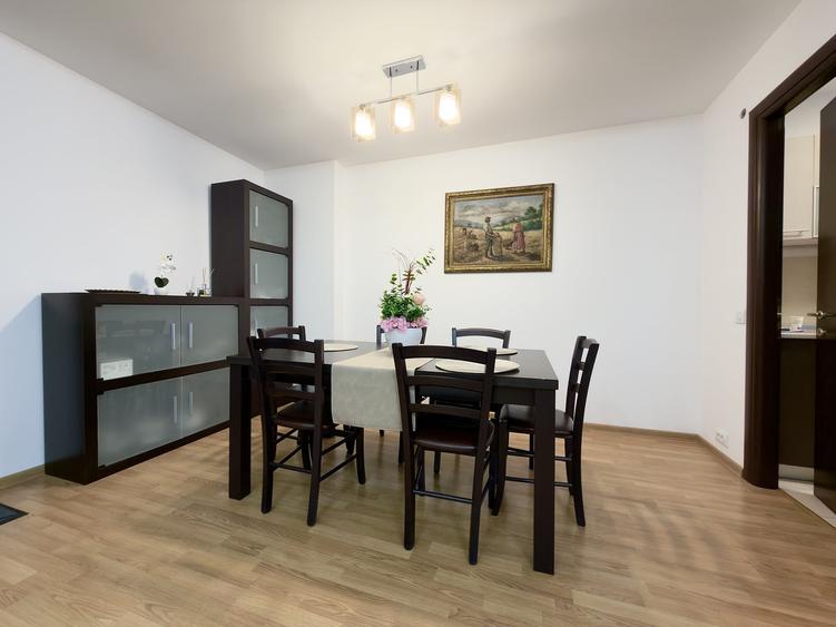 Apartament cu 4 camere semidecomandat, mobilat în Aviației