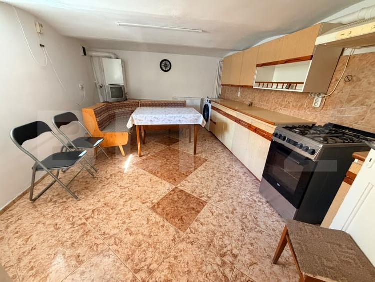 Casă individuală cu 4 camere cu Canalizare în Lupeni