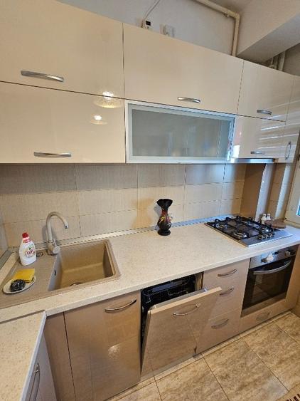 Apartament cu 2 camere decomandat, mobilat în Nerva Traian