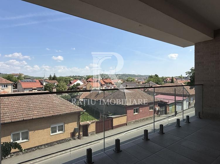 Apartament cu 3 camere decomandat, mobilat în Cantemir