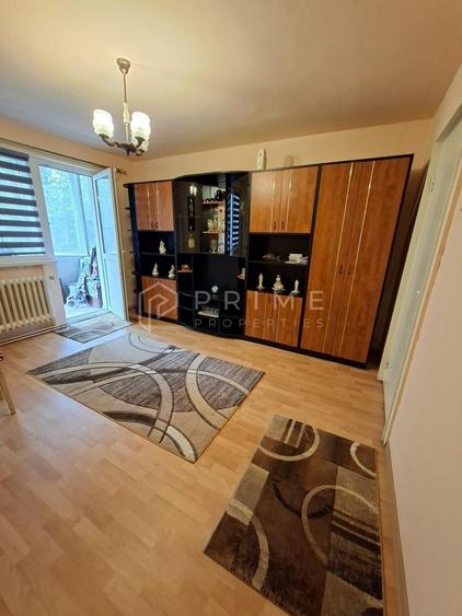 Apartament cu 3 camere decomandat în Dâmbu Pietros