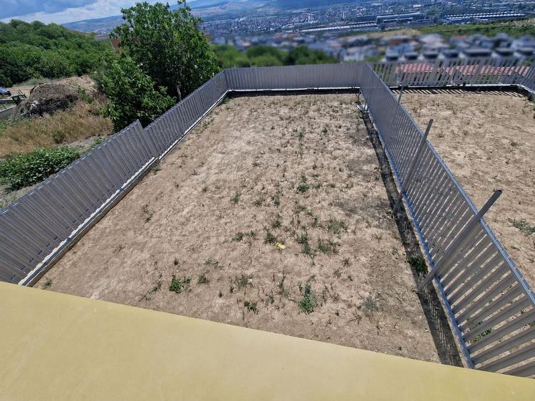 Duplex cu 5 camere cu Canalizare în Iris