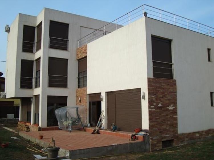 Casă cu 6 camere cu Piscina în Drumul Taberei