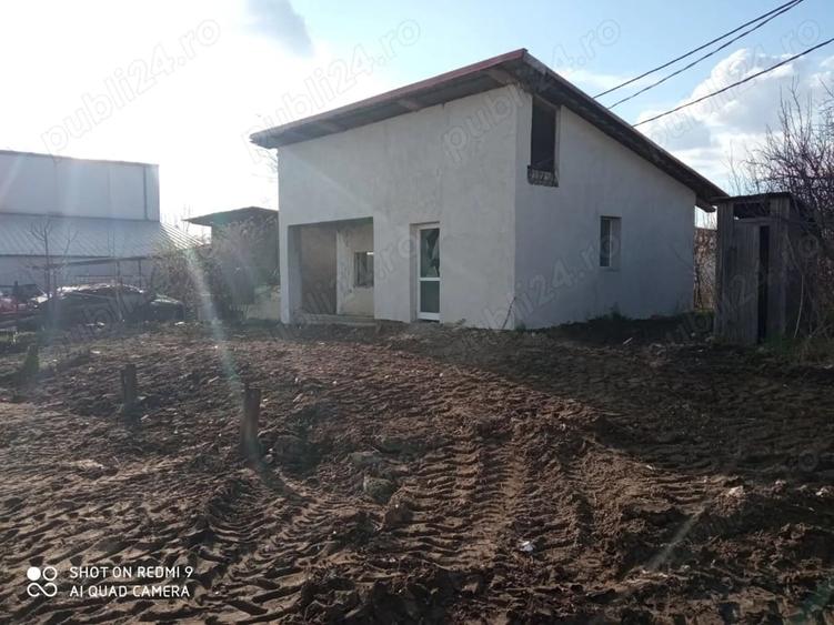 Casă cu 2 camere în Popricani