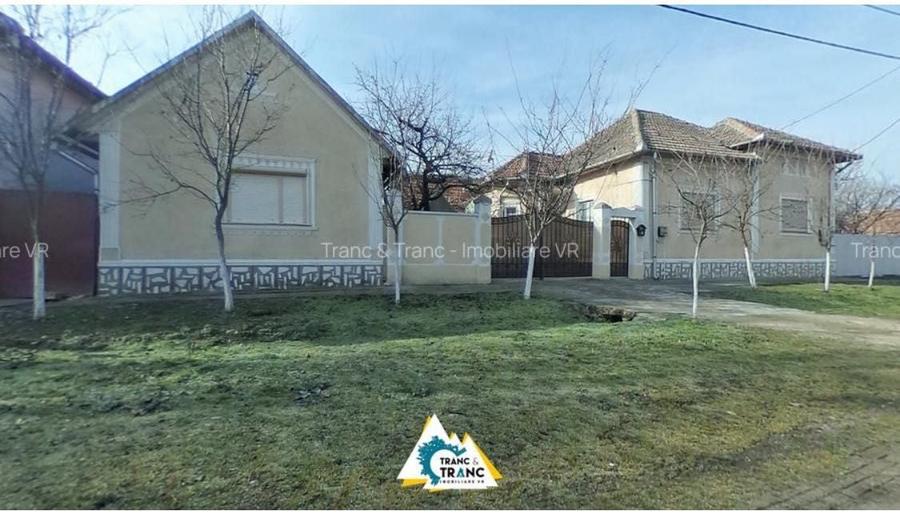 Casă cu 4 camere în Central
