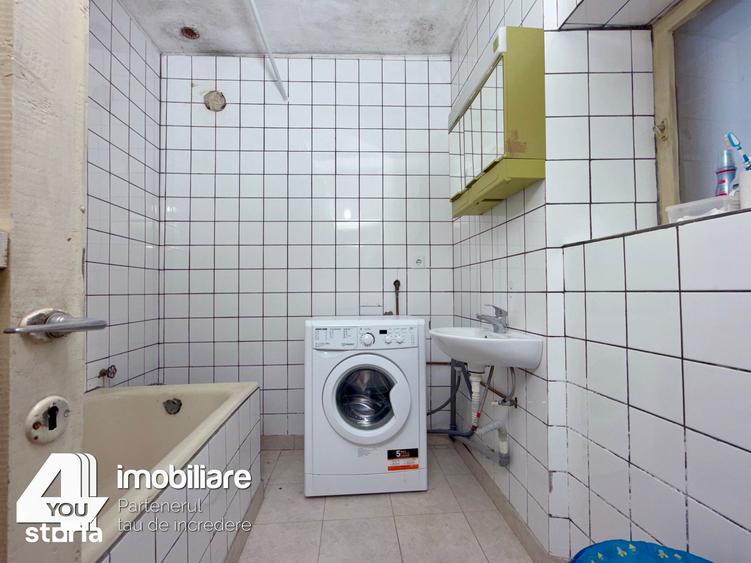 Casă cu 4 camere cu Teren 1459 Mp în Secusigiu