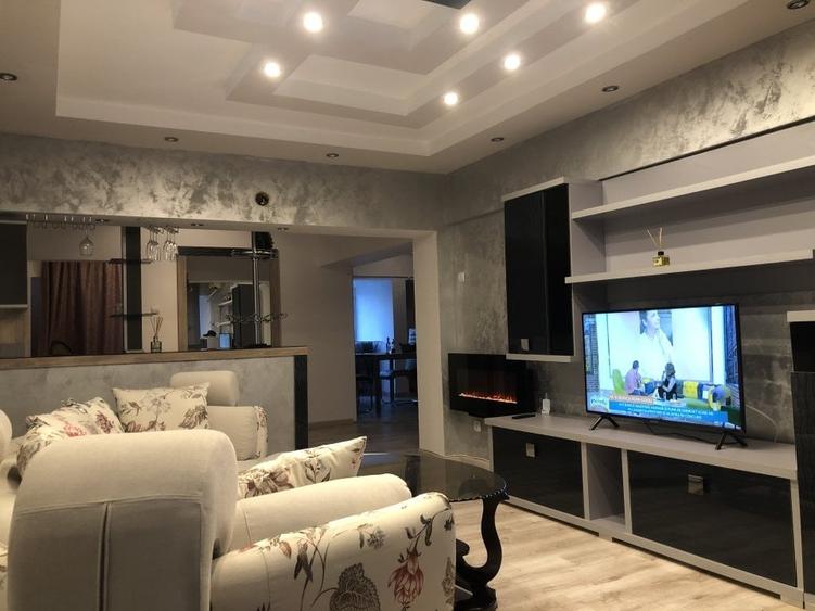 Apartament cu 3 camere decomandat, mobilat în Central