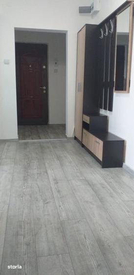 Apartament cu 3 camere decomandat în Rahova