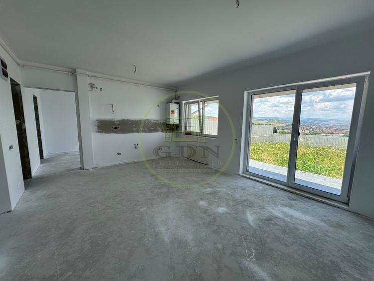 Apartament cu 3 camere decomandat în Apahida