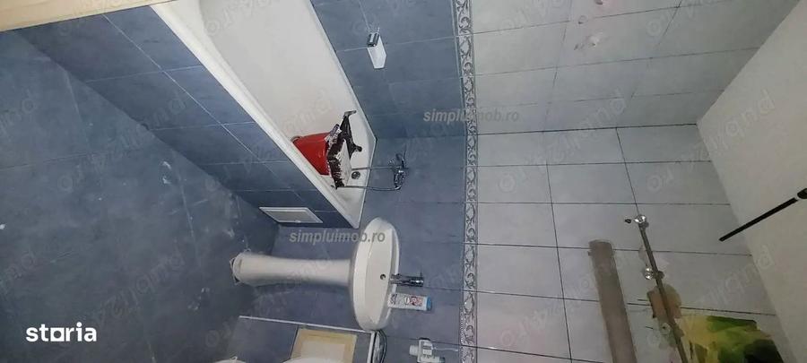 Apartament cu 3 camere semidecomandat în Giurgiului