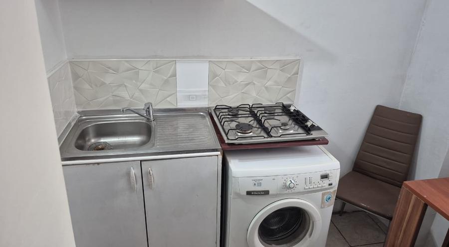 1 Decembrie, str. Grigore Moisil, la curte, ocazie! - 1