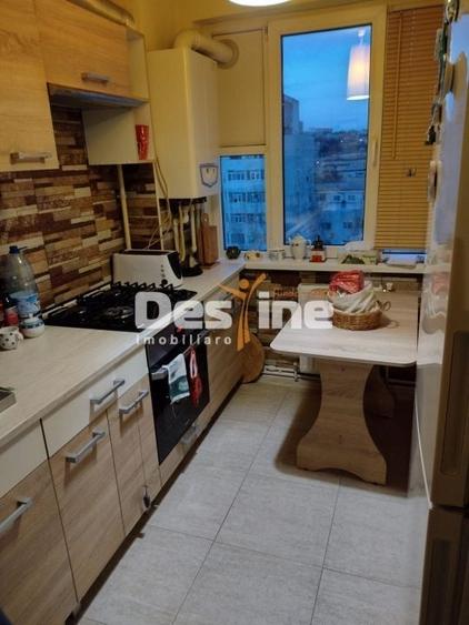 Apartament cu 4 camere decomandat, mobilat în Alexandru cel Bun