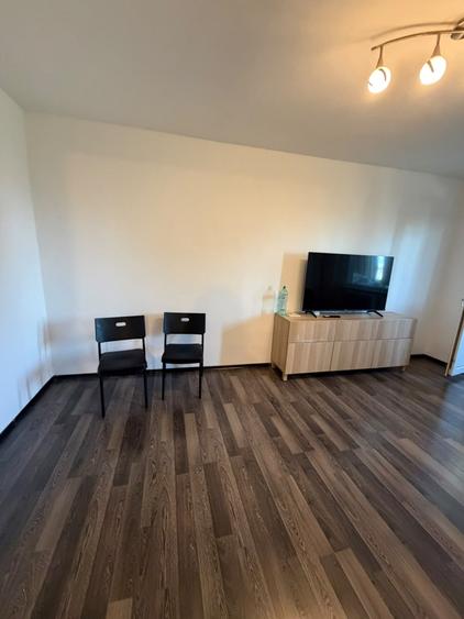 Apartament cu 3 camere decomandat, mobilat în Alexandru Obregia