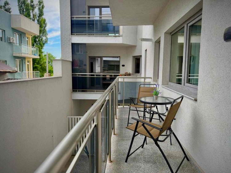 Apartament cu 2 camere semidecomandat, mobilat în 1 Mai