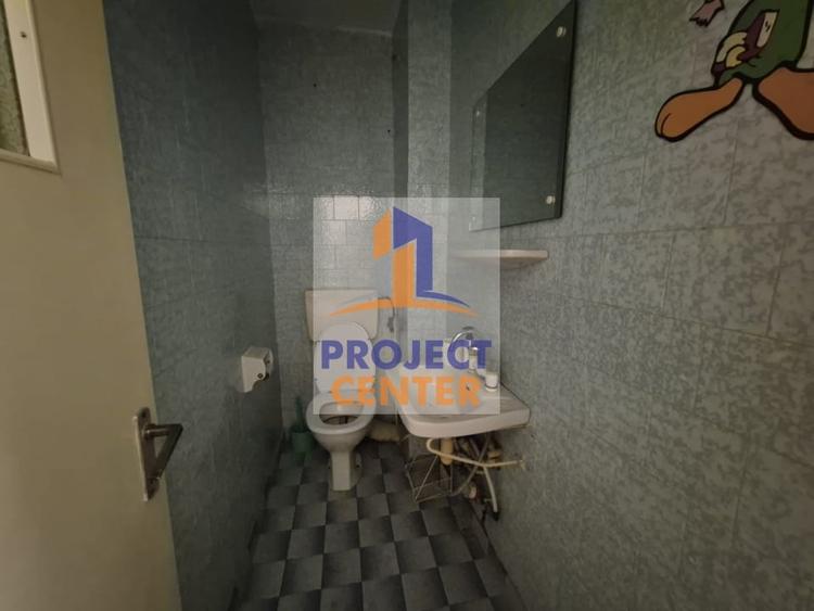 Apartament cu 3 camere decomandat în Costești