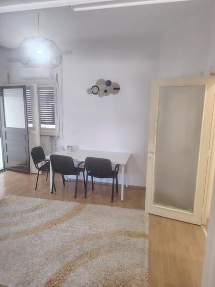 Apartament cu 3 camere semidecomandat în Pache Protopopescu