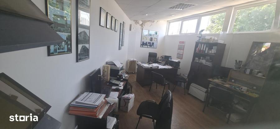 Spațiu comercial, de 200 mp, în Zona Industrială