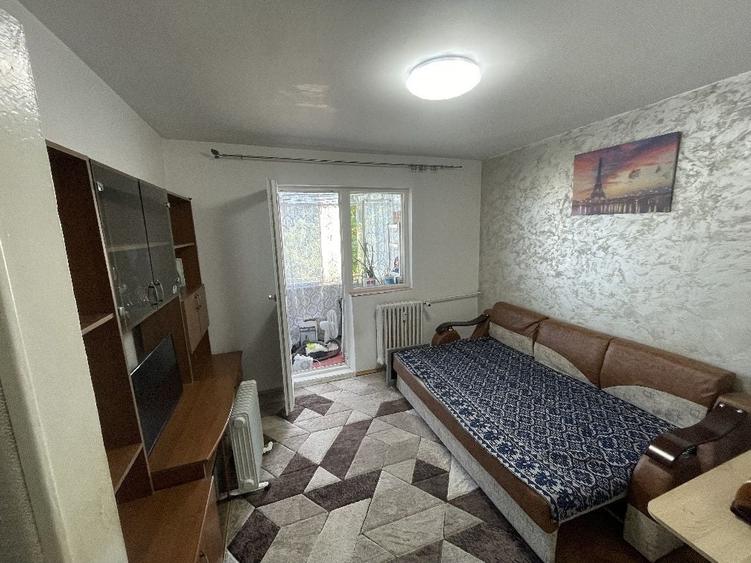 Apartament cu 2 camere decomandat în Tătărași