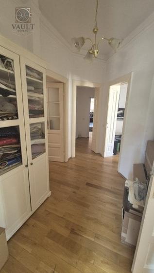 Apartament cu 5 camere semidecomandat în Moșilor