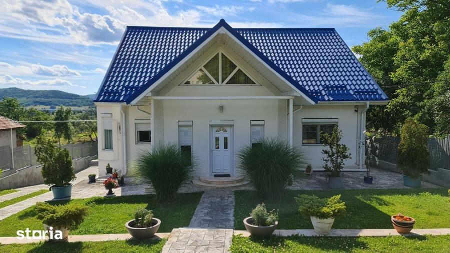 Casă cu 4 camere cu Teren 881 Mp în Curtea de Argeș