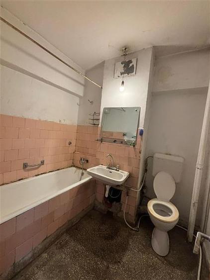 Apartament cu 2 camere decomandat în Tei