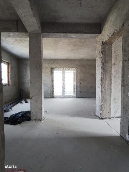 Casă cu 4 camere în Joița