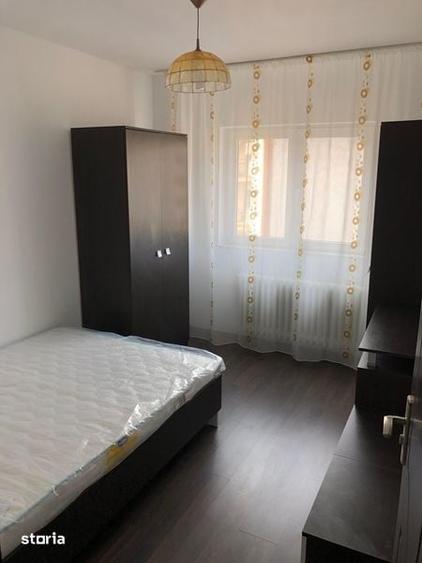 Apartament cu 4 camere decomandat în Berceni
