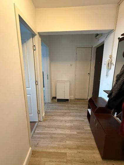 Apartament cu 3 camere decomandat, mobilat în Universitate