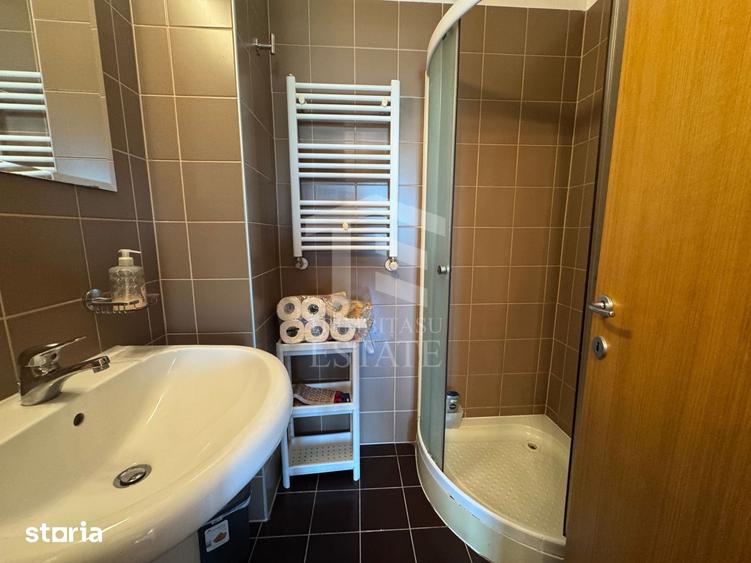 Apartament cu 3 camere în Văcăresti