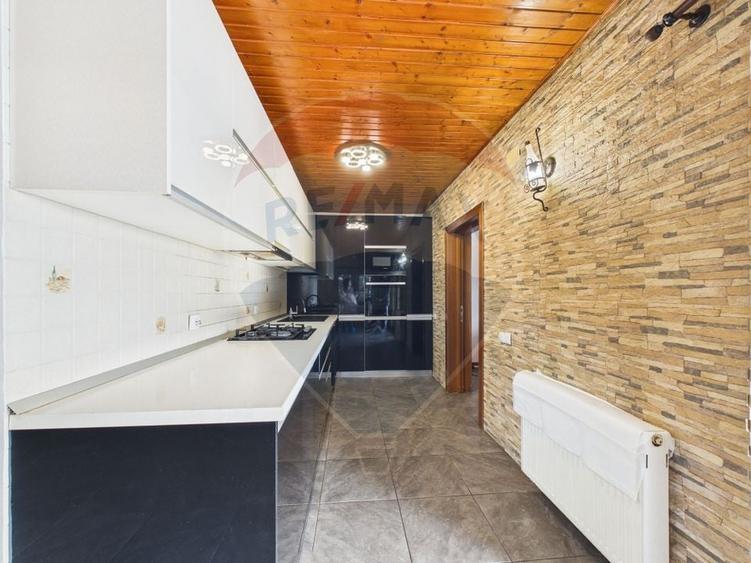 Casă cu 6 camere cu Teren 1200 Mp în Tâncăbești