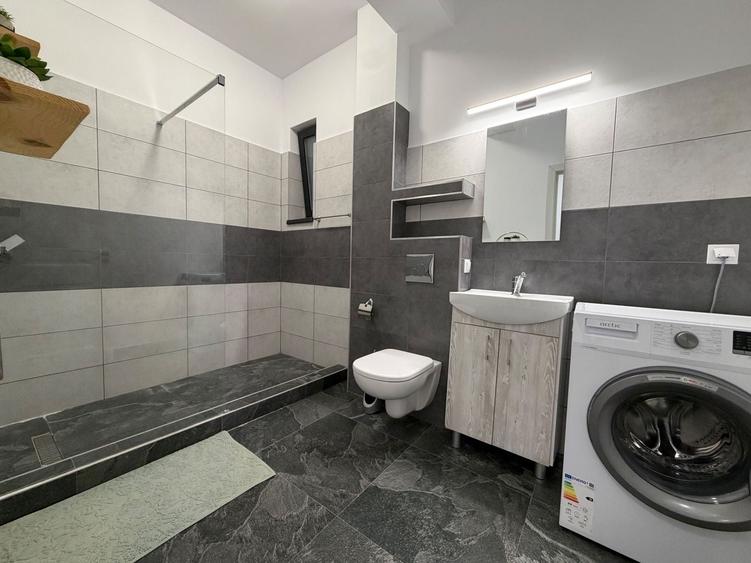 Apartament cu 2 camere decomandat, mobilat în Central