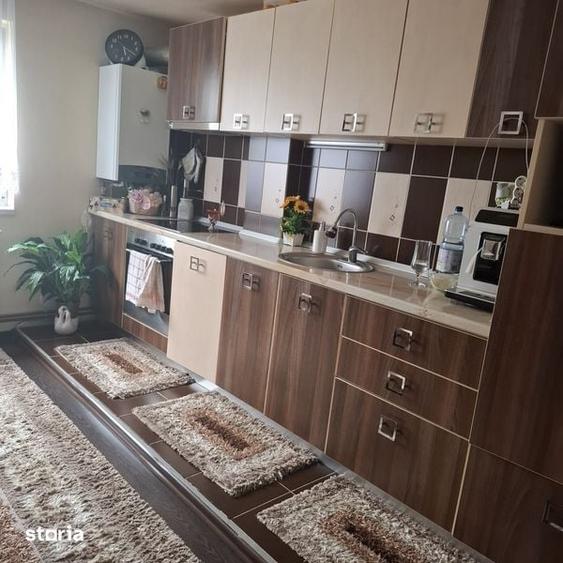 Apartament cu 3 camere în Progresul