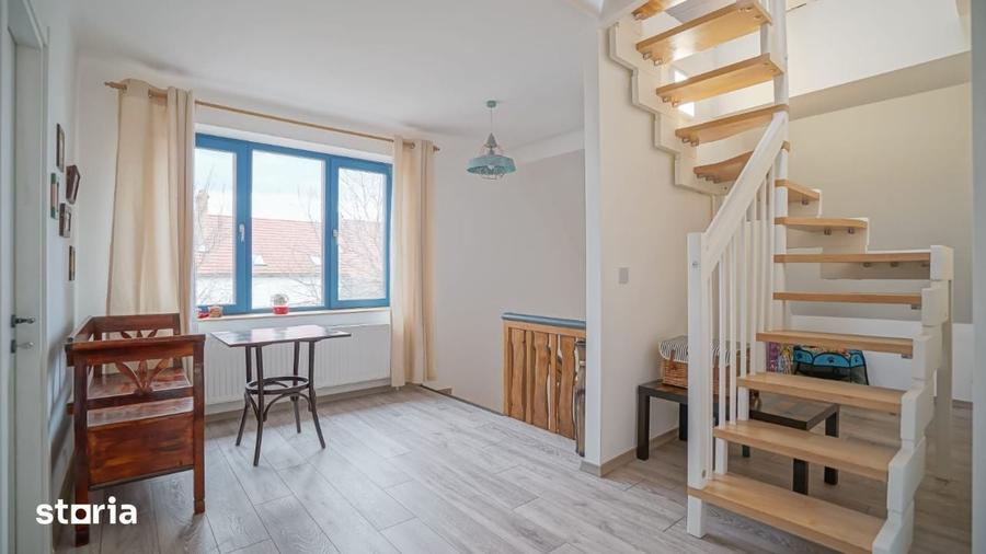 Casă cu 5 camere cu Teren 700 Mp în Codlea