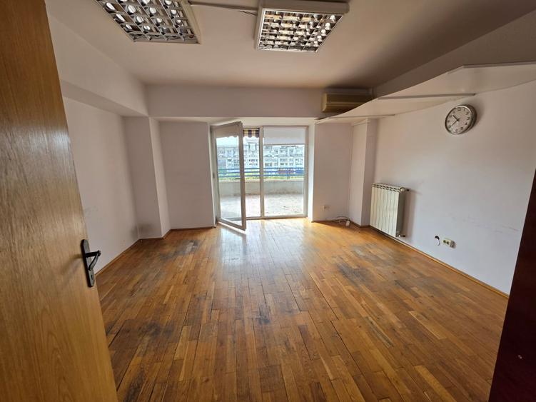 Apartament cu 6 camere decomandat în Alba Iulia