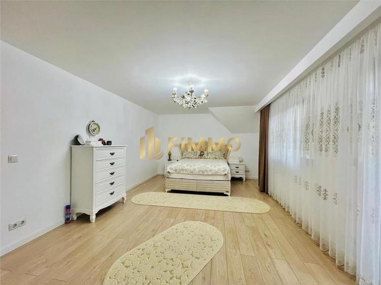 Casă cu 4 camere cu Teren 1400 Mp în Mihoveni