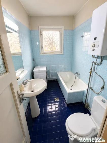 Apartament cu 3 camere decomandat în Victoriei